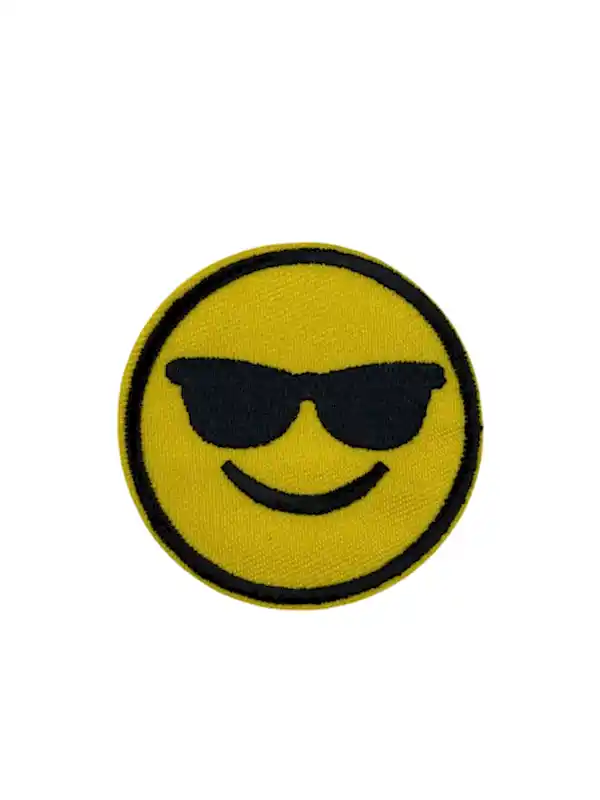 Gözlüklü Yüz Emoji Arma